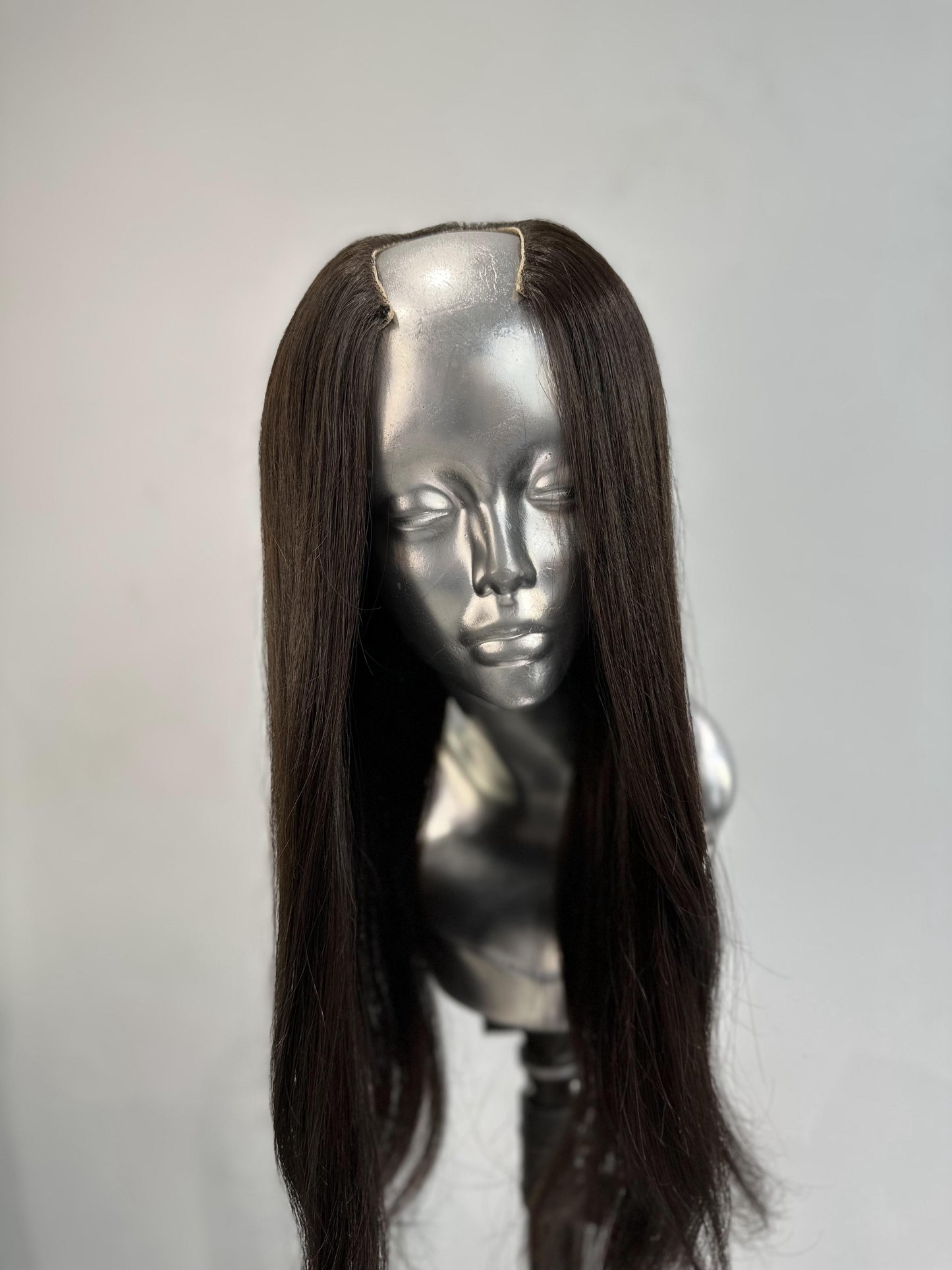 Luxury U-part Lace clip-in Hairpiece: A Fusion of Comfort and Style