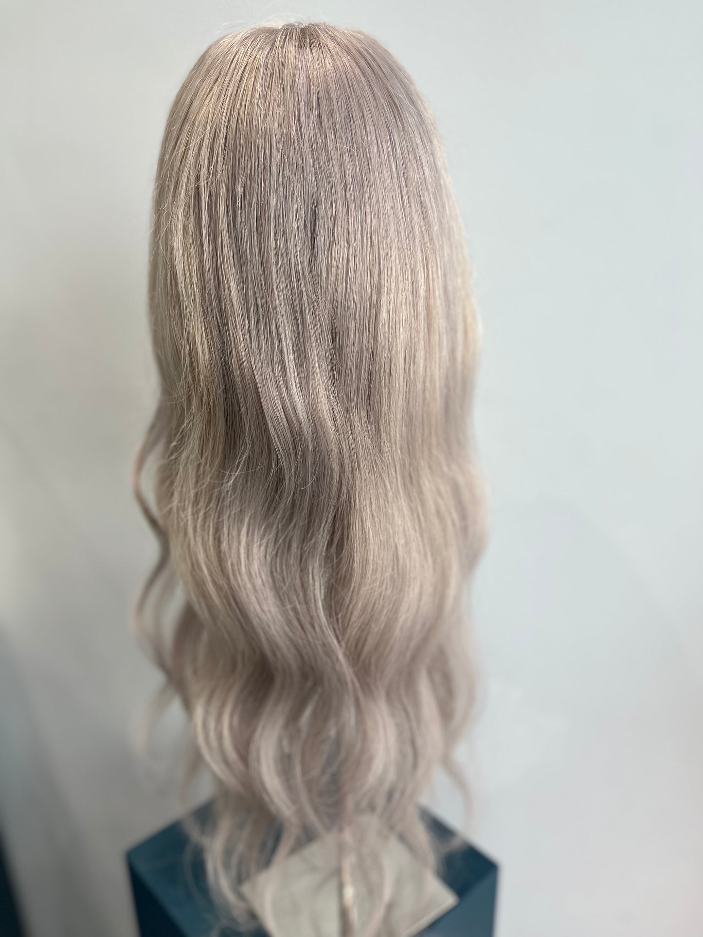 Ash-blonde U-part Clip-in extension