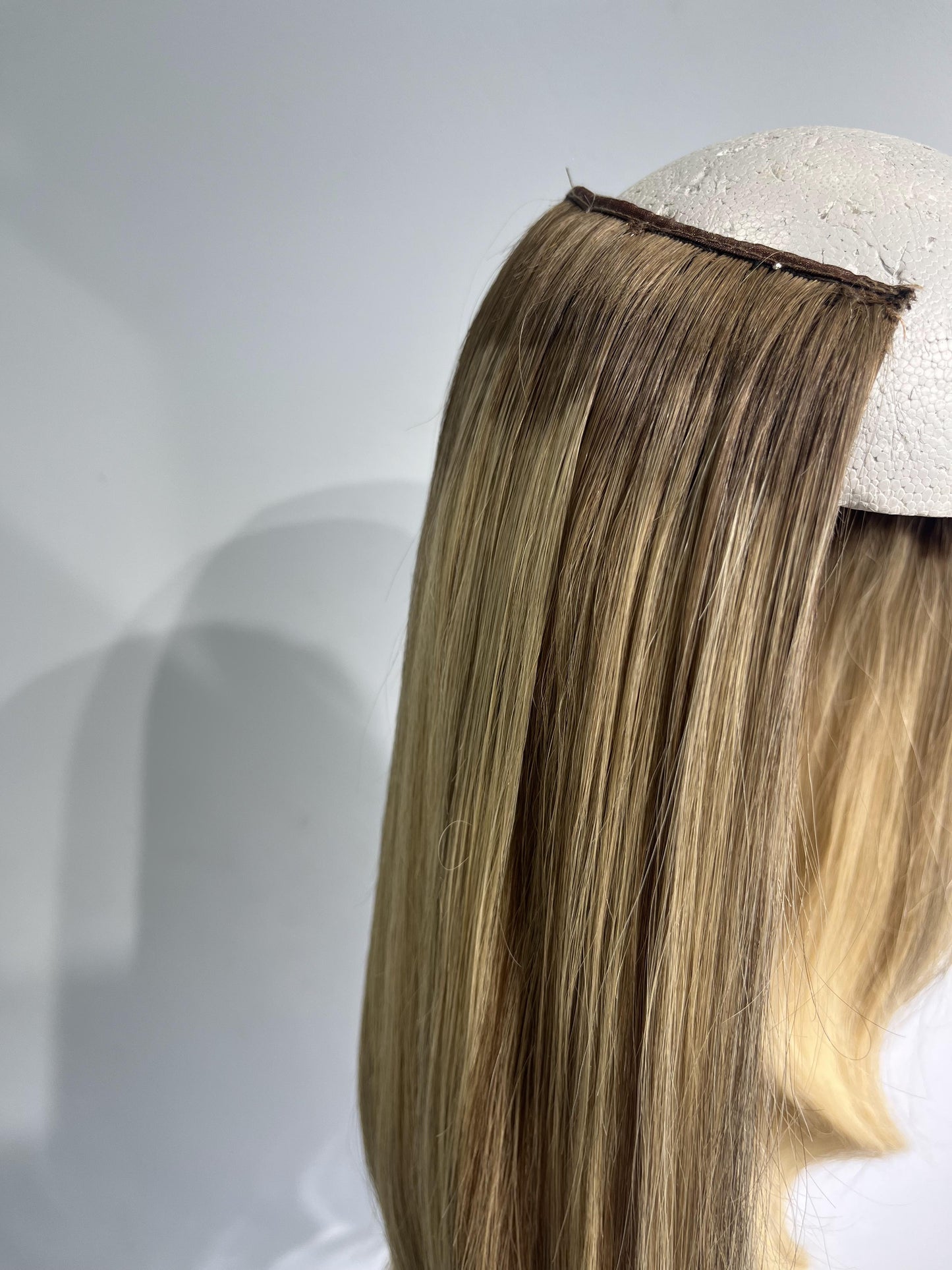 Curved Base blonde Clip-in