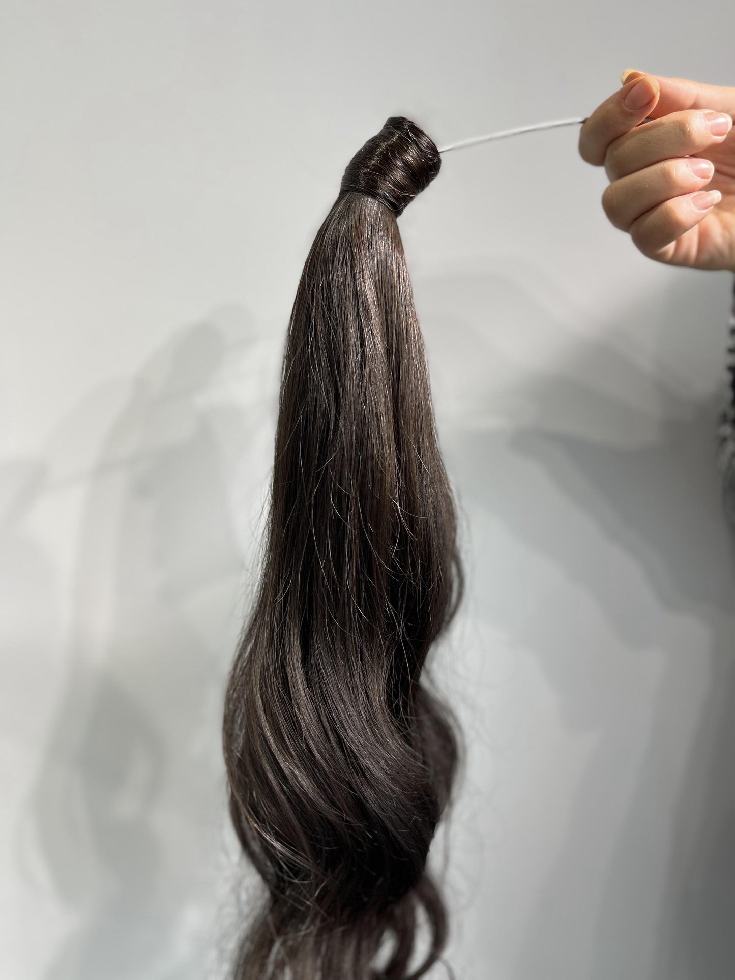 Pony-tail velcro ponytail